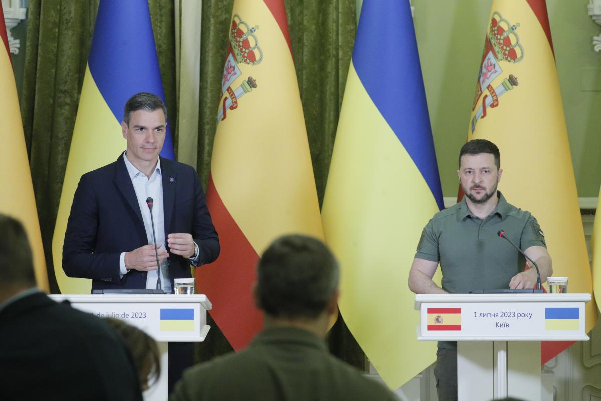 Pedro Sánchez y Volodímir Zelenski