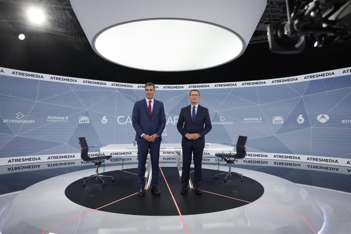 Sánchez y Feijóo, en el plató del debate de Atresmedia