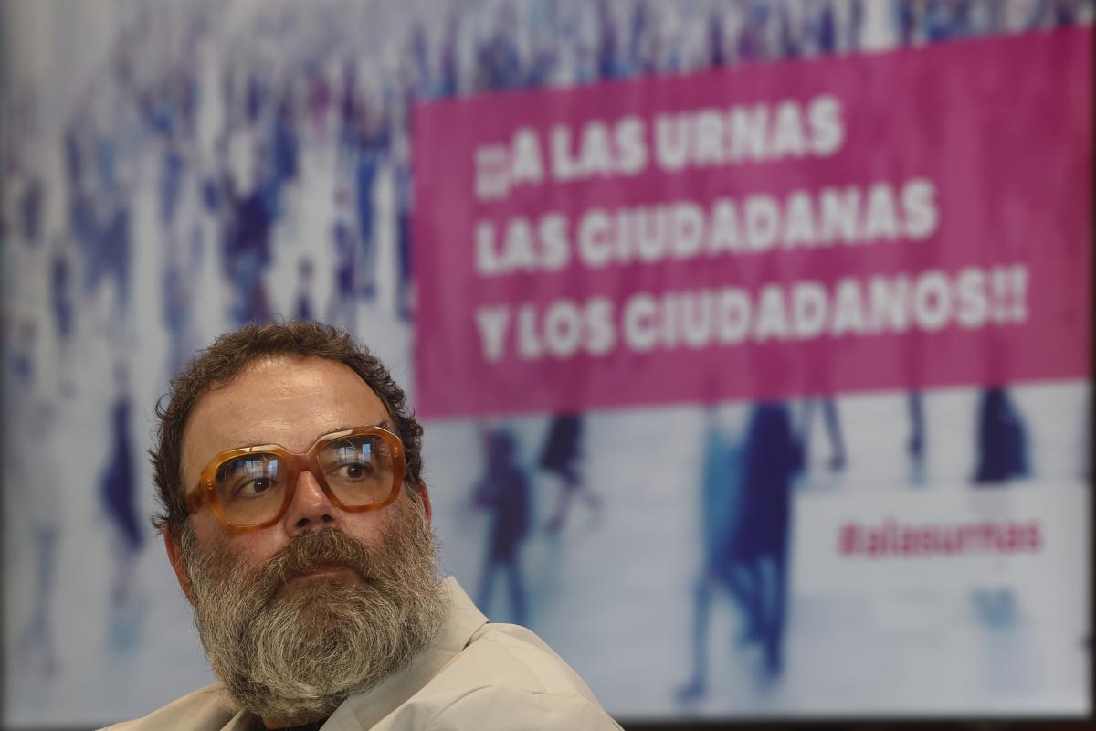El escritor y actor español Bob Pop participa en el manifiesto titulado "¡A las urnas las ciudadanas y los ciudadanos!" este miércoles en el Círculo de Bellas Artes en Madrid.
