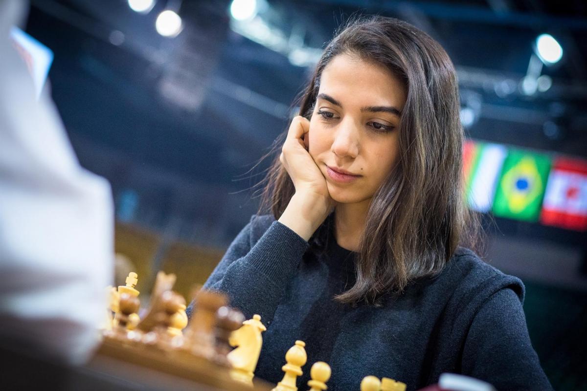 La joven ajedrecista iraní Sara Khadem, invitada especial del XVI Torneo Internacional de Ajedrez de Alcubierre.