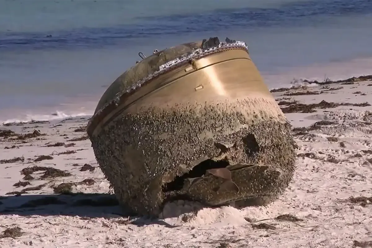 El objeto cilíndrico que apareció en julio en la playa de Green Head, Australia.