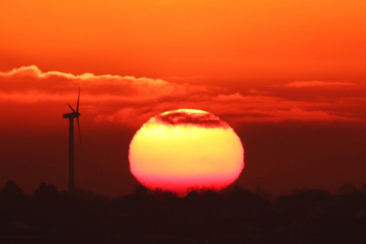 Imagen de archivo de un amanecer.