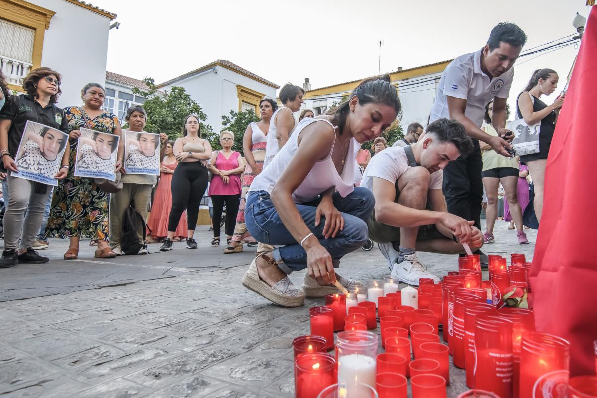 Vecinos de la localidad sevillana de Utrera en la concentración