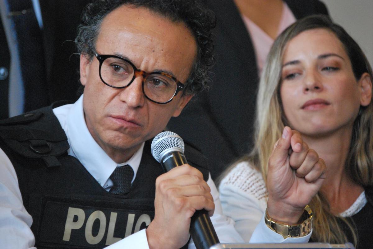 El periodista Christian Zurita en una rueda de prensa reciente celebrada en Quito.