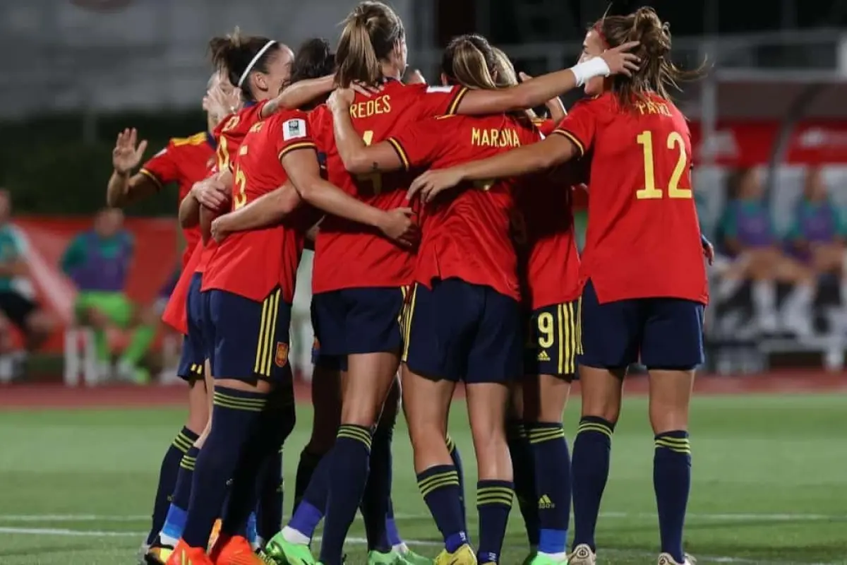 La selección de fútbol femenino.