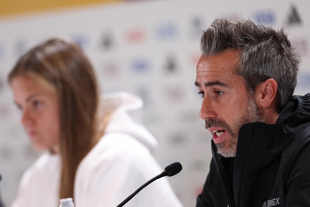 Jorge VIlda e Irene Paredes en la rueda de prensa previa a la final del Mundial.