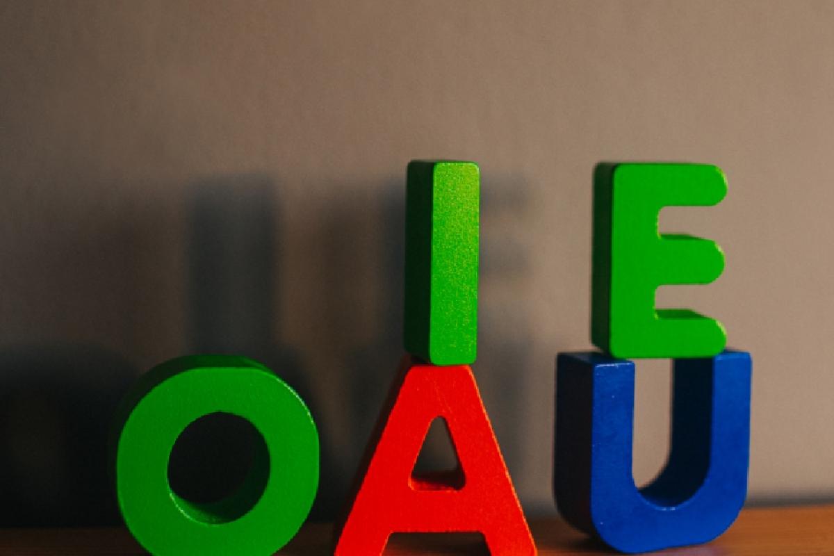 Nombres con todas las vocales