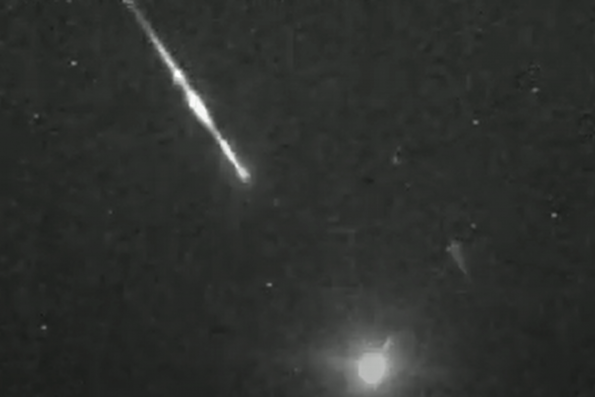 Imagen tomada por el satélite Smart de la bola de fuego que sobrevoló Marruecos.