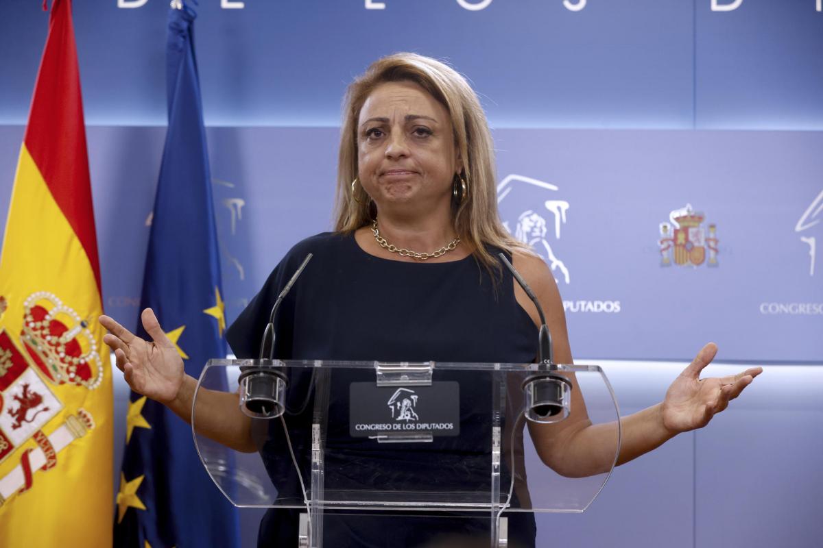 La líder de Coalición Canaria Cristina Valido da una rueda de prensa este lunes en el Congreso de los Diputados tras su reunión con el Rey Felipe VI en el Palacio de la Zarzuela, de cara a la investidura del próximo presidente del país.