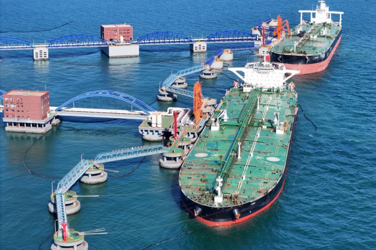 Barcos petroleros en la provincia de Shandong (China) el 23 de agosto de 2023.