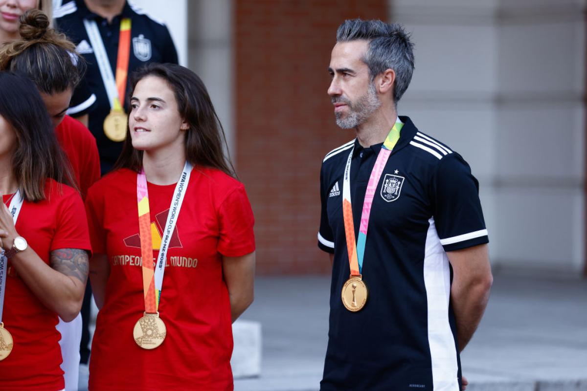 Jorge Vilda, seleccionador español de fútbol femenino, durante el recibimiento en Moncloa tras la conquista del Mundial en Australia.
