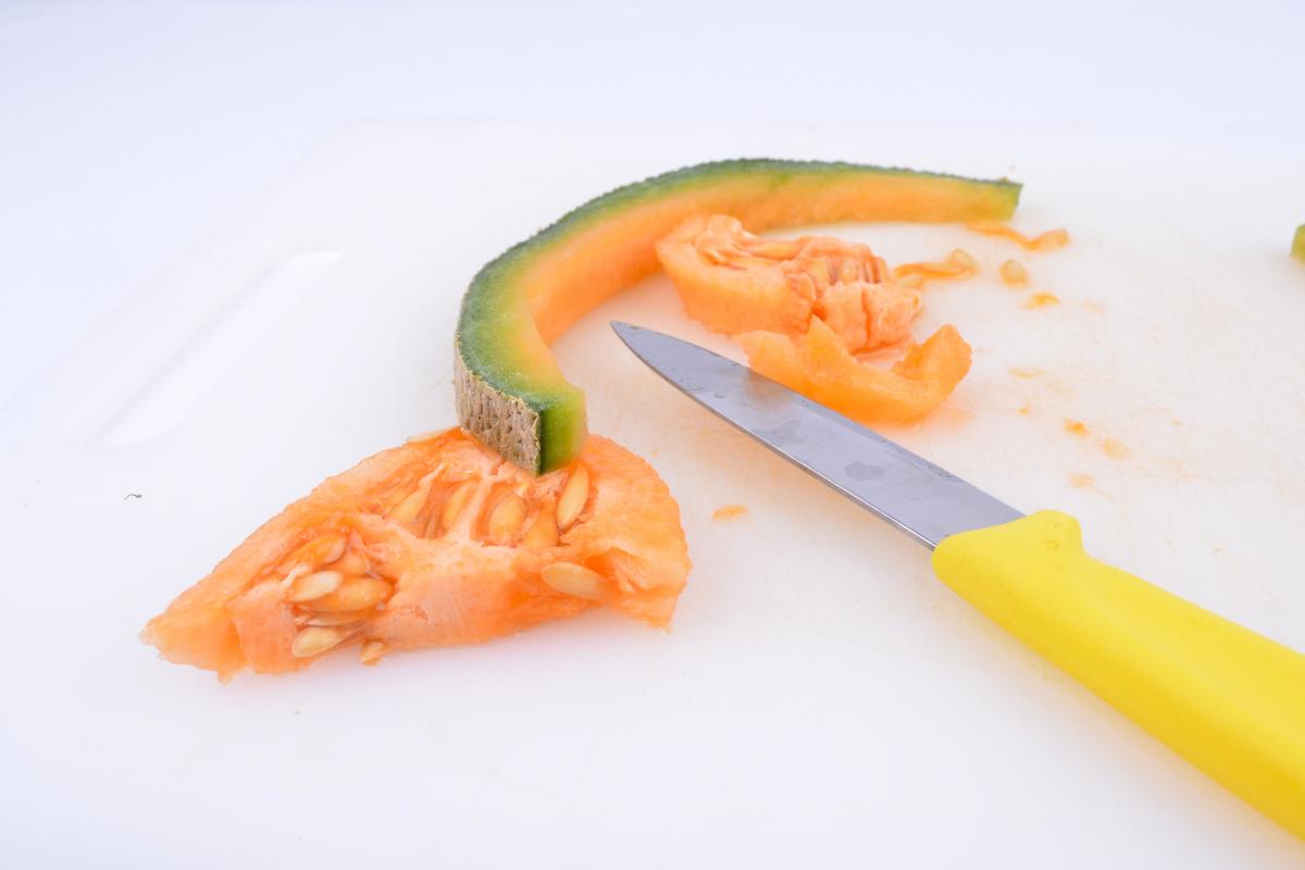 Imagen de archivo de un melón cortado.