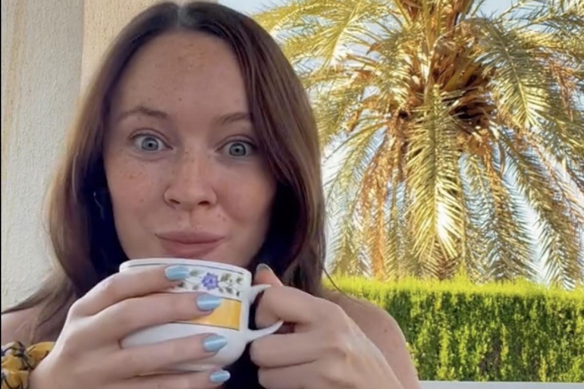 Rachel Anne, la usuario de TikTok, antes de descubrir al tapicero pasando por su calle.