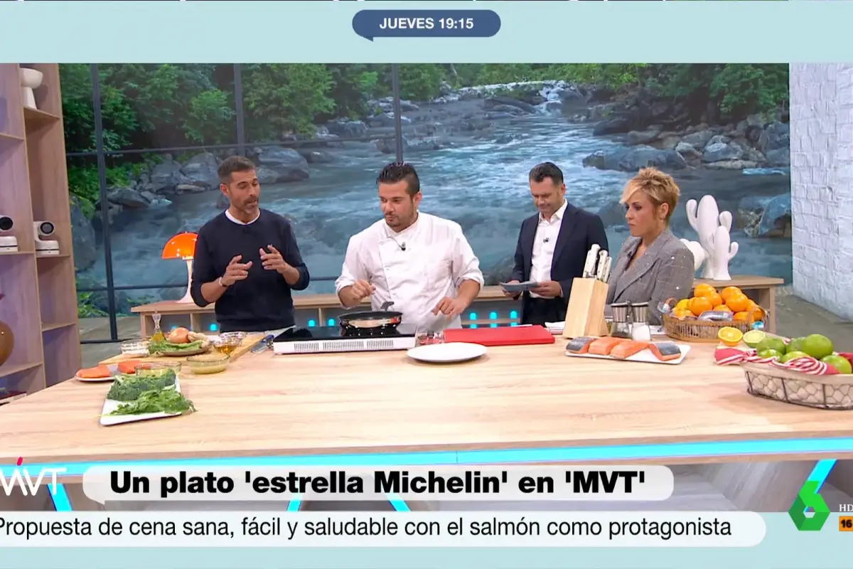 Carlos Maldonado junto a Pablo Ojeda hoy en Más Vale Tarde preparando su receta