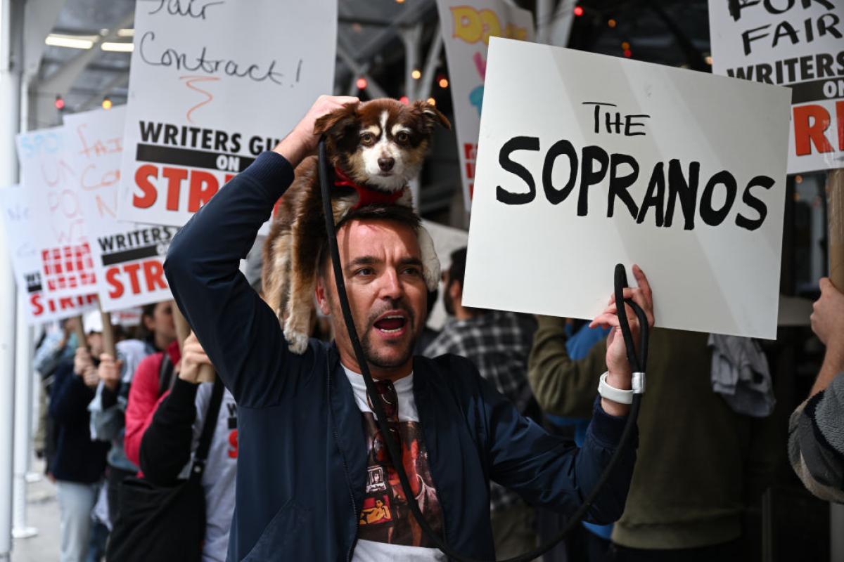 Uno de los piquetes en los que han participado los guionistas de Hollywood.