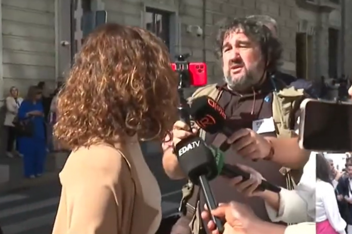 El momento en el que Ayuso ha interpelado al periodista de Canal Red conocido como Willy Veleta.