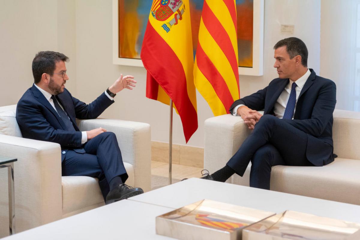 Imagen de archivo de un encuentro del presidente del Gobierno, Pedro Sánchez, y el presidente de la Generalitat, Pere Aragonès, en Moncloa.