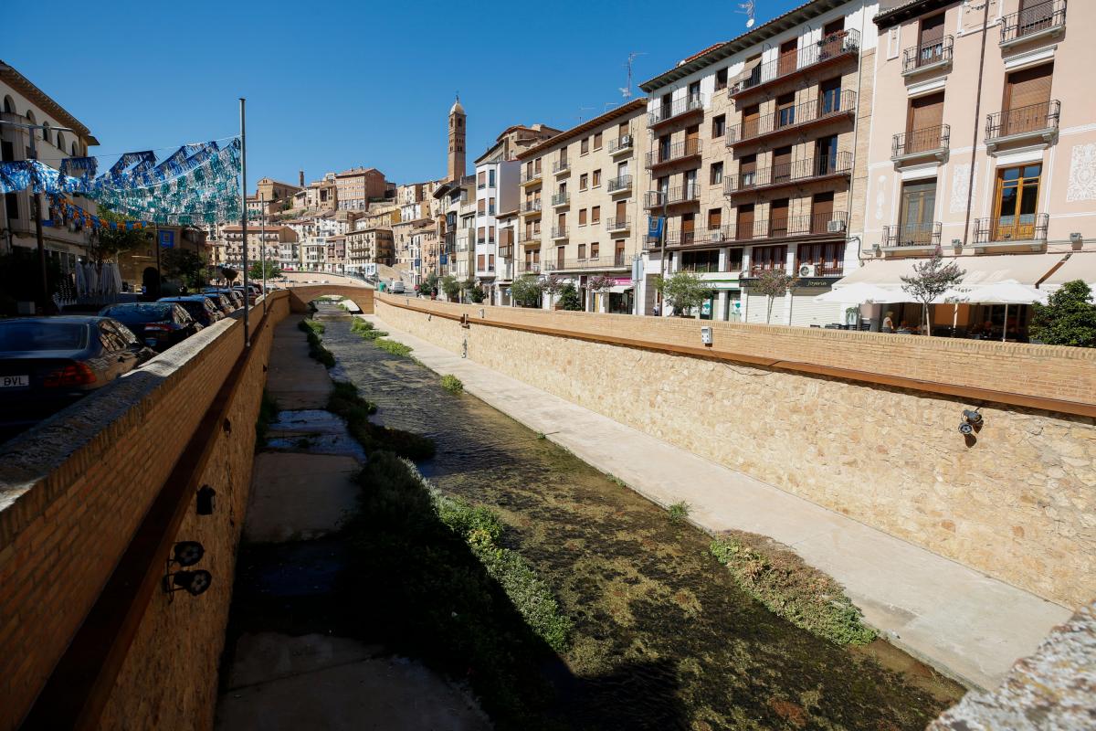 Vista del río Queiles a su paso por la localidad de Tarazona.