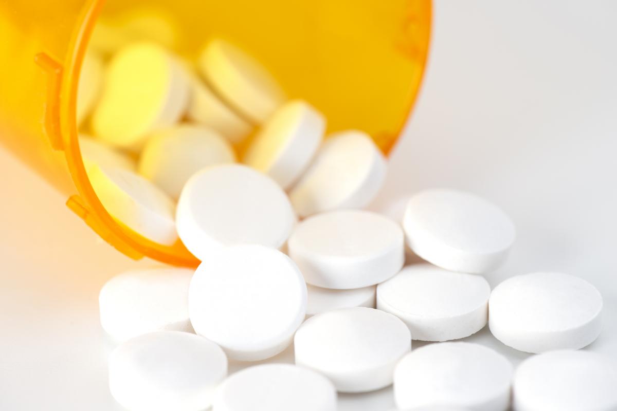 Píldoras en un bote.