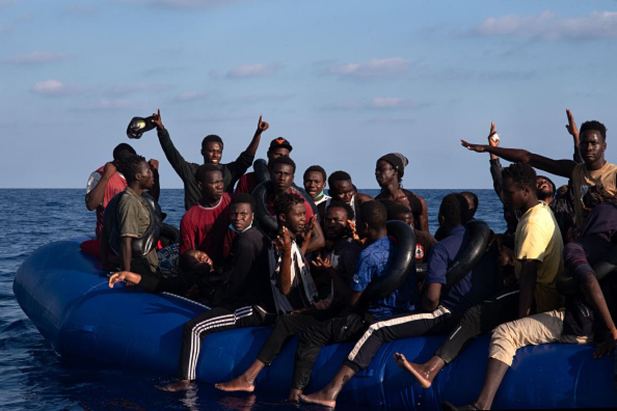 Una patera con migrantes, en una imagen de archivo.