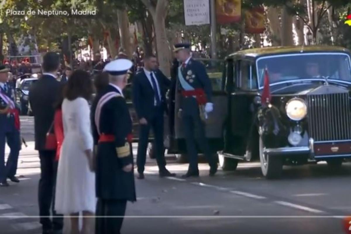 Rolls-Royce en el que han llegado al desfile Felipe VI y la reina Letizia