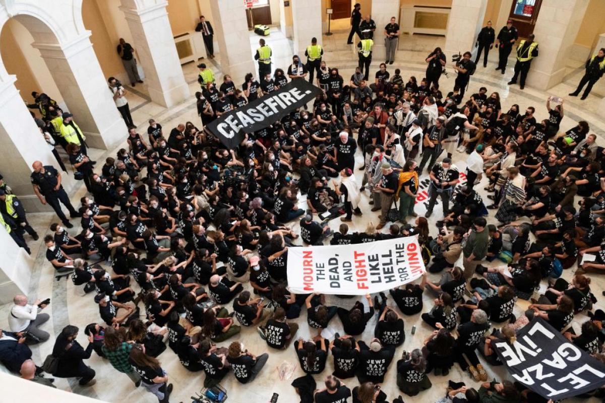 Protesta de centenares de activistas judíos en el interior del Capitolio de EEUU