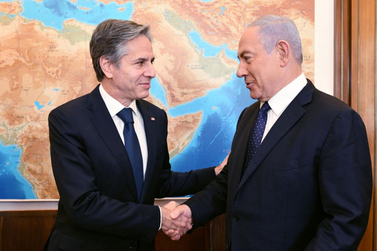 Foto de archivo de Blinken y Netanyahu.