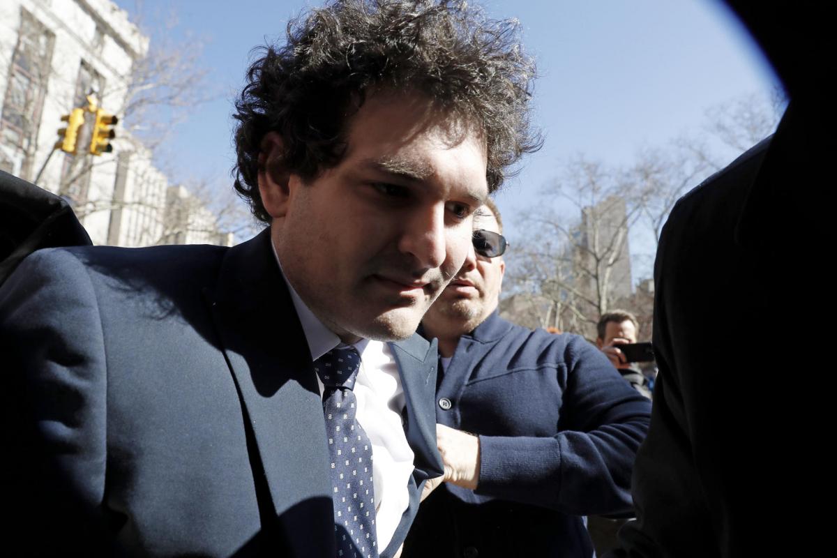 Sam Bankman-Fried, fundador de FTX, mientras llega al tribunal de Nueva York.