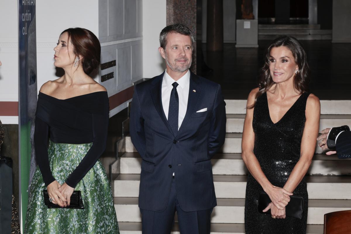 La reina Letizia, junto a Federico de Dinamarca y su mujer, Mary Donaldson, en una exposición de Sorolla este martes en Copenhague.