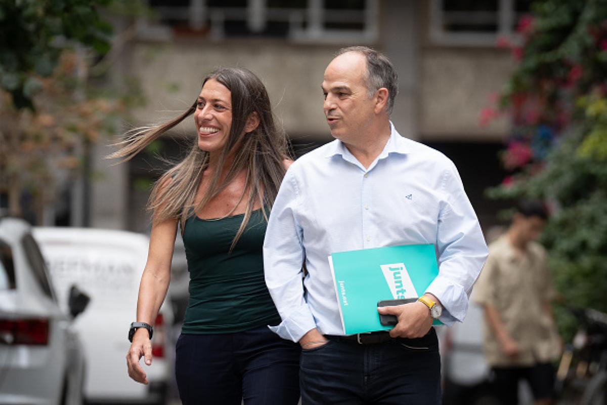 La portavoz parlamentaria de Junts, Míriam Nogueras, y el secretario general de la formación, Jordi Turull, en una imagen de archivo.