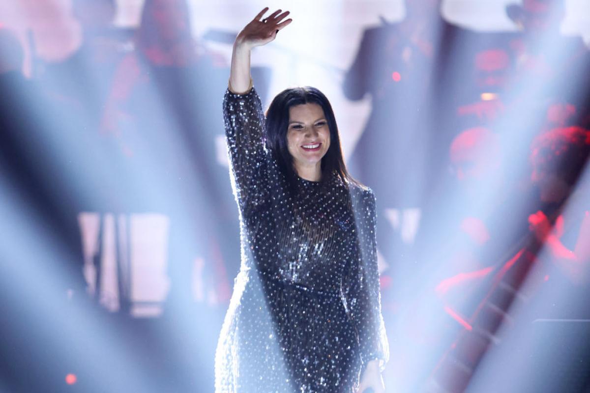 Laura Pausini, en el escenario de los Latin Grammy 2023 de Sevilla