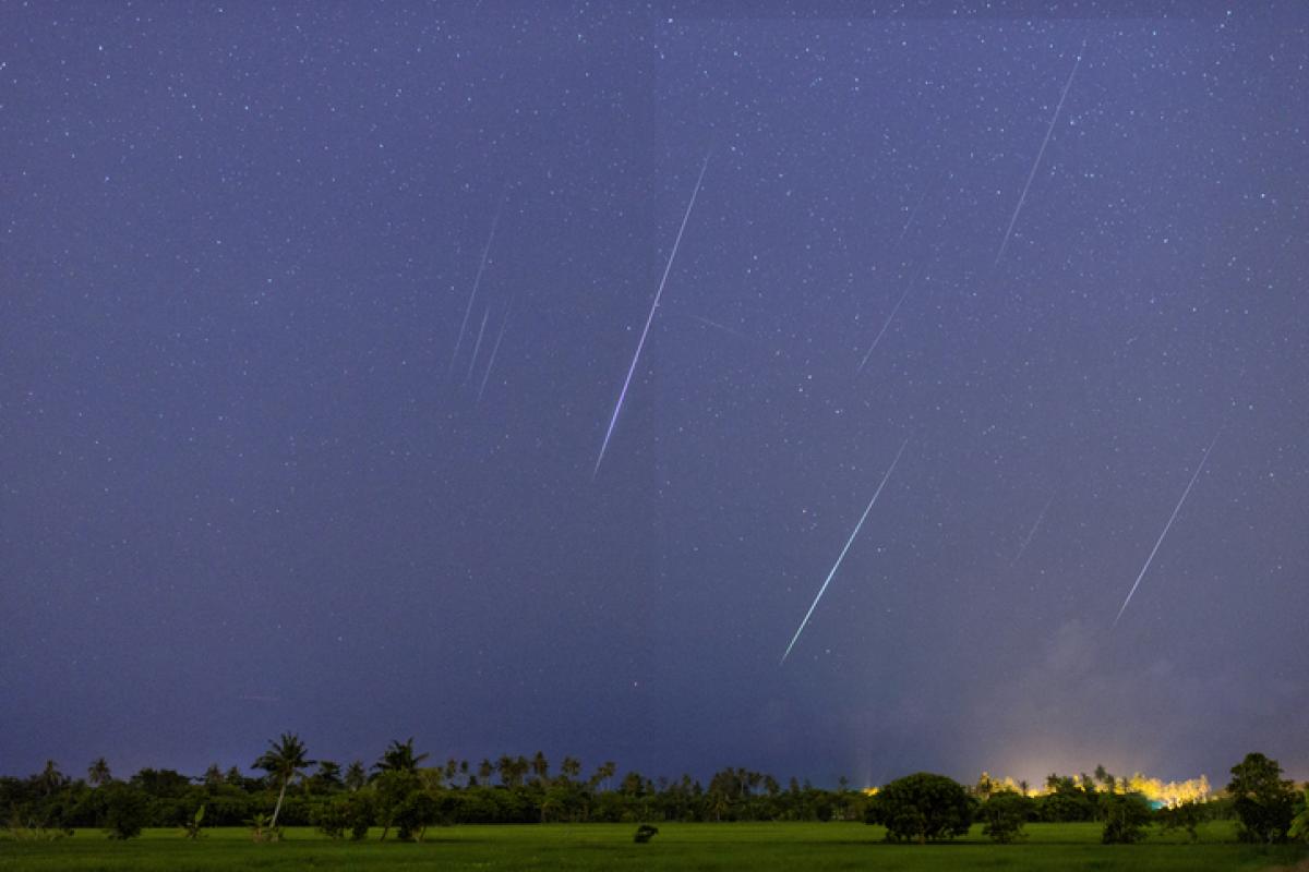 Lluvia de meteoros en una imagen de archivo.