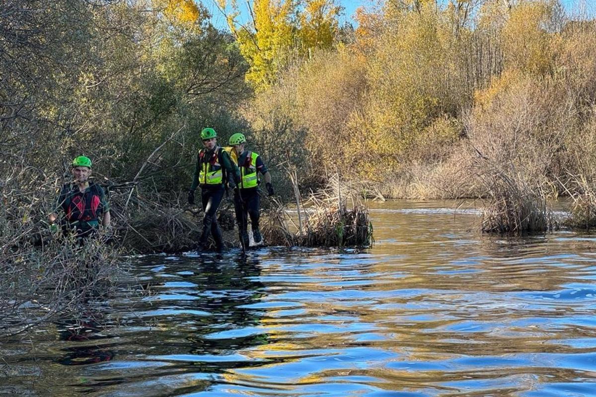 La Guardia Civil ha localizado esta mañana gracias a un amplio dispositivo de búsqueda el cuerpo sin vida de la joven de 21 años desaparecida el domingo cerca del embalse de Molino de la Hoz, en la localidad de Las Rozas, ha informado la Comandancia de Madrid en un comunicado