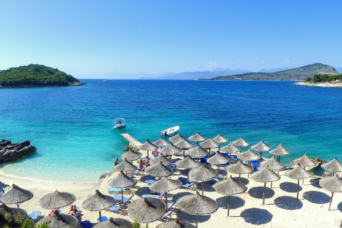 Ksamil, una de las playas más populares de Albania.