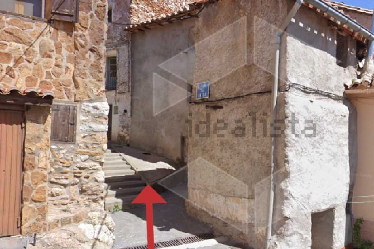 Una de las casas en subasta por un precio de salida de 3.741 euros.