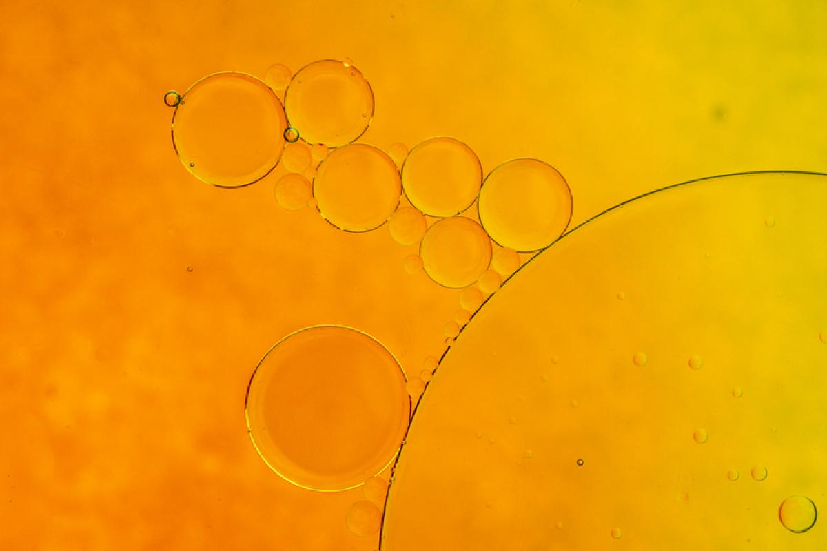 Plano detalle de aceite.