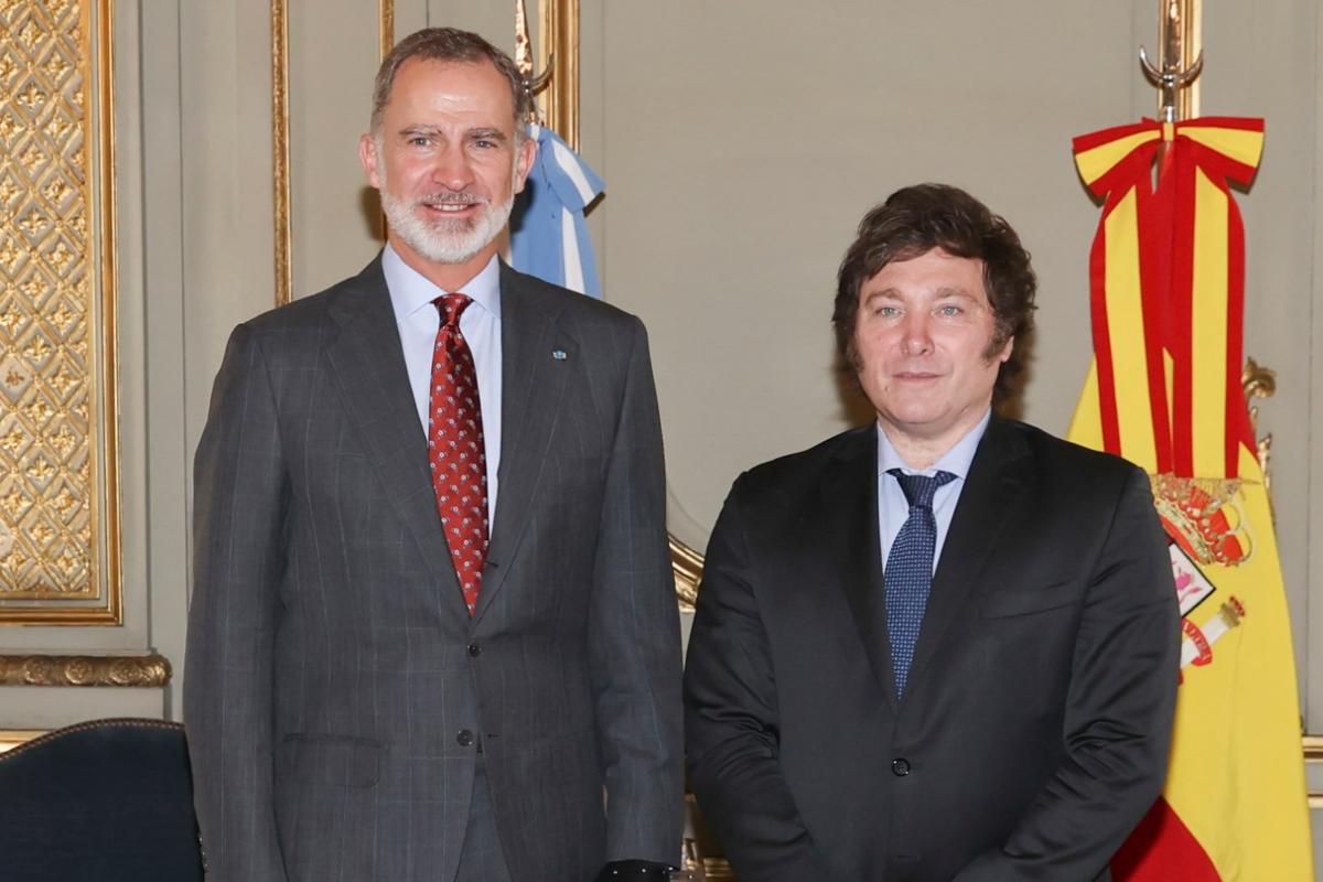 El Rey Felipe VI y el presidente electo de Argentina, Javier Milei.