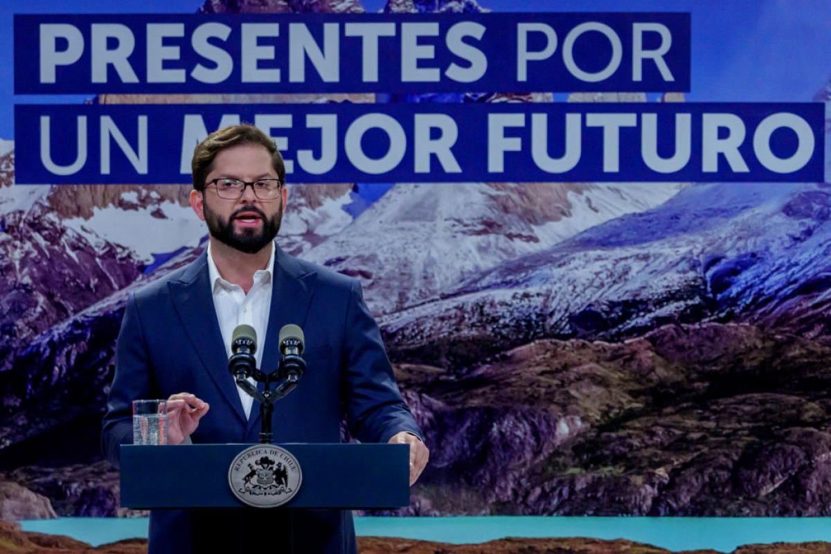 El presidente de Chile, Gabriel Boric, se dirige a la nación después del nuevo rechazo a la reforma de la Constitución de Pinochet.