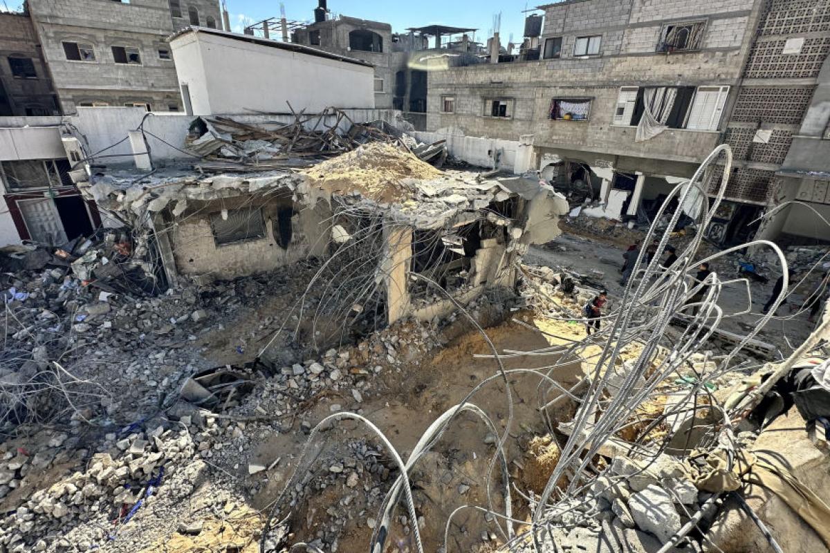 Vista del estado en el que ha quedado el hospital Kamal Adwan tras el bombardeo de Israel.