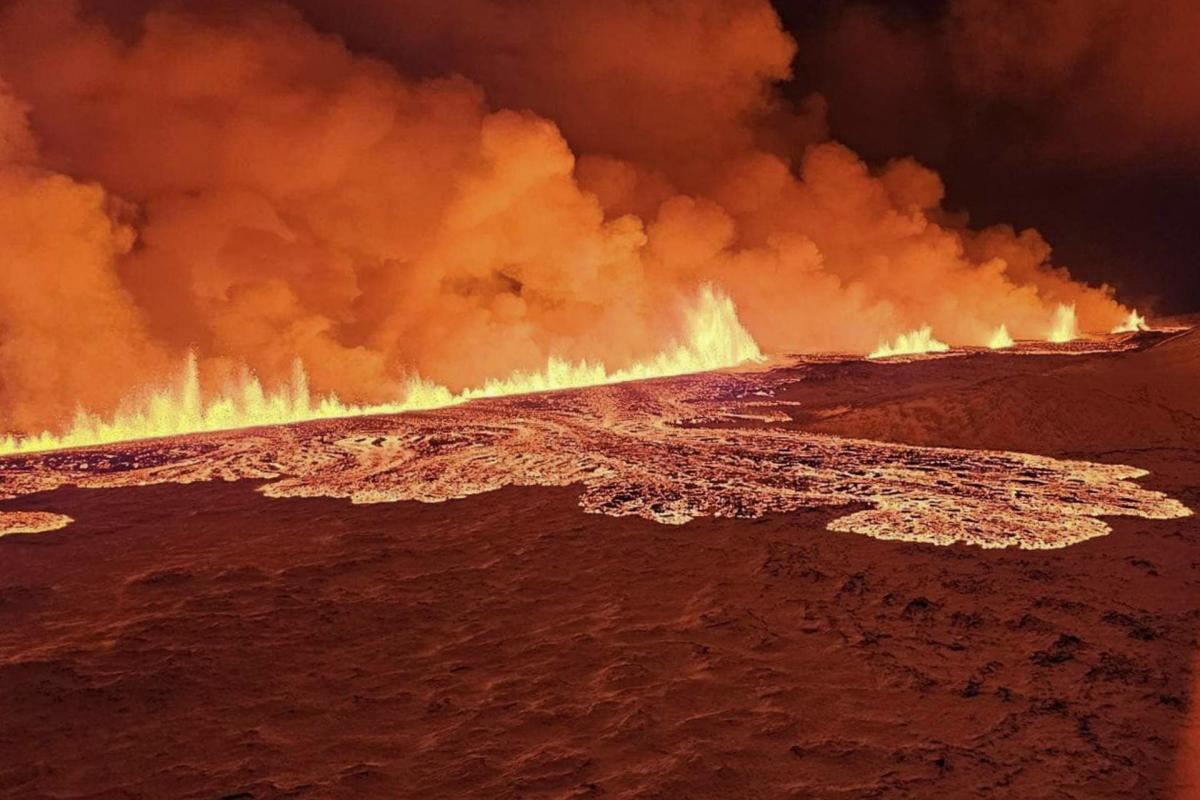 Entra en erupción el volcán situaado al noreste de la ciudad islandesa de Grindavík