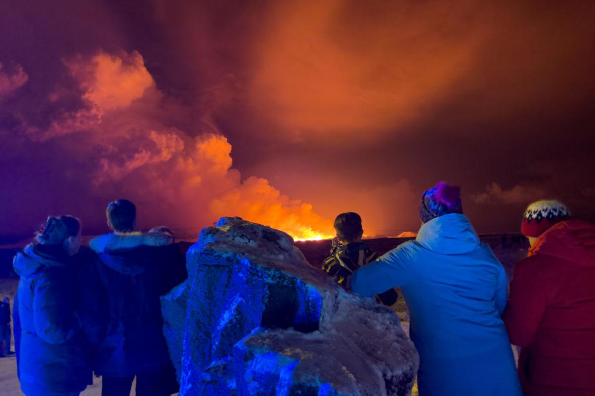 Entra en erupción el volcán situaado al noreste de la ciudad islandesa de Grindavík