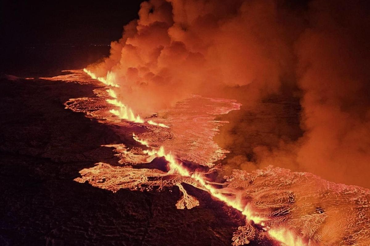 Entra en erupción el volcán situaado al noreste de la ciudad islandesa de Grindavík