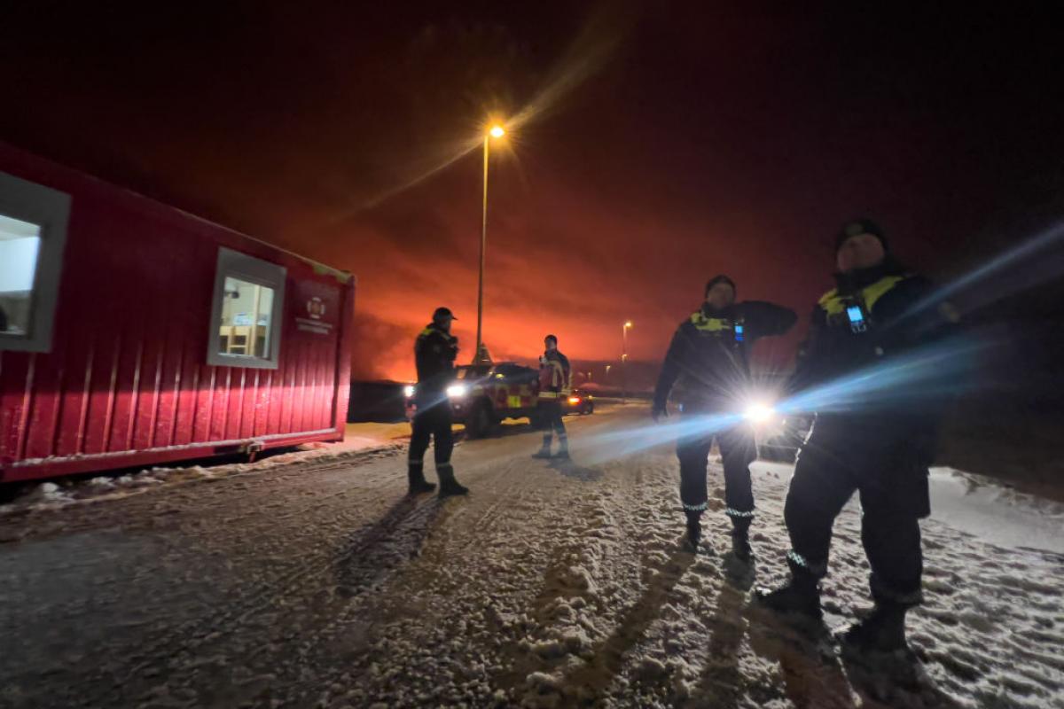 Entra en erupción el volcán situaado al noreste de la ciudad islandesa de Grindavík