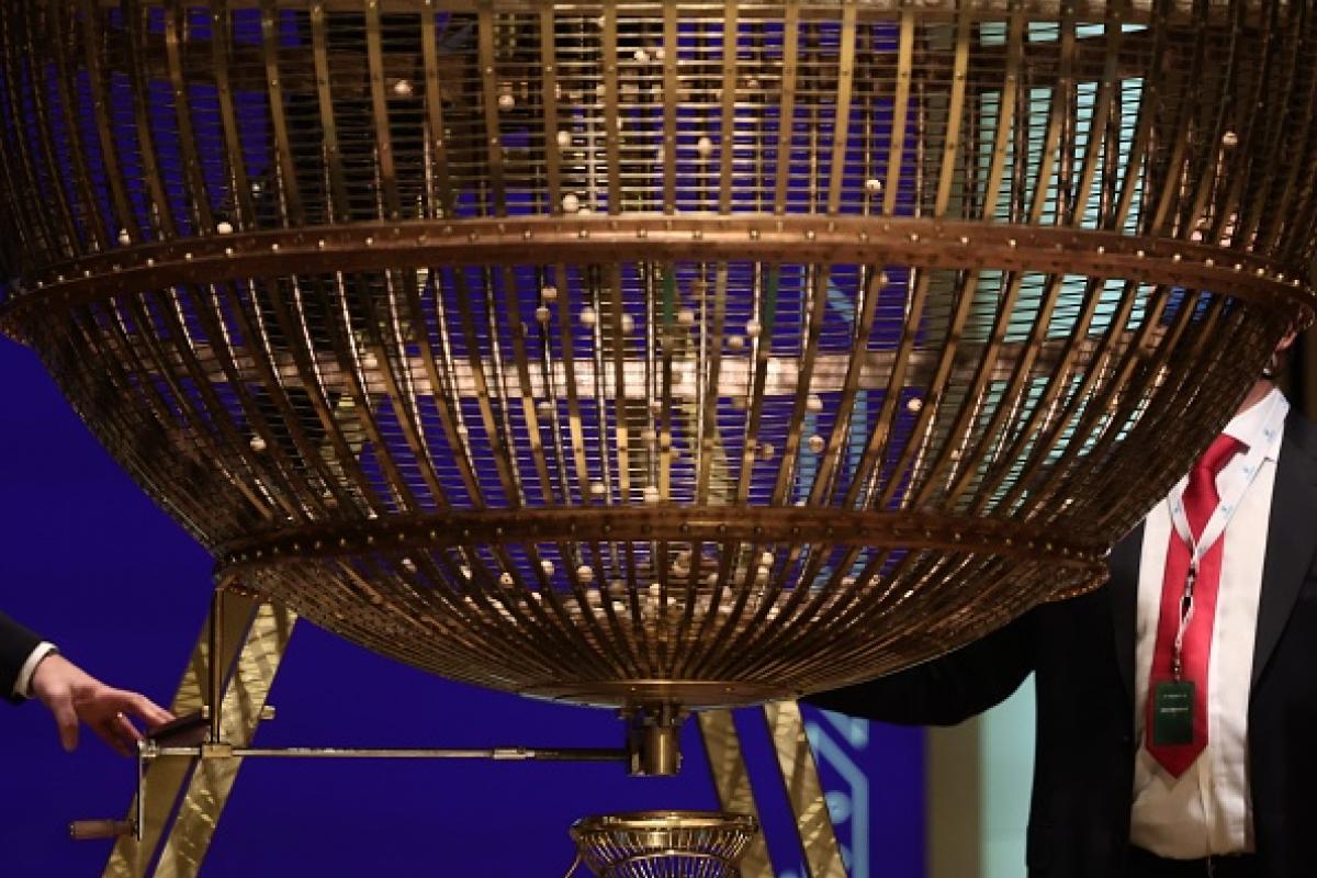 Imagen de archivo de uno de los bombos del Sorteo Extraordinario de Lotería de Navidad.