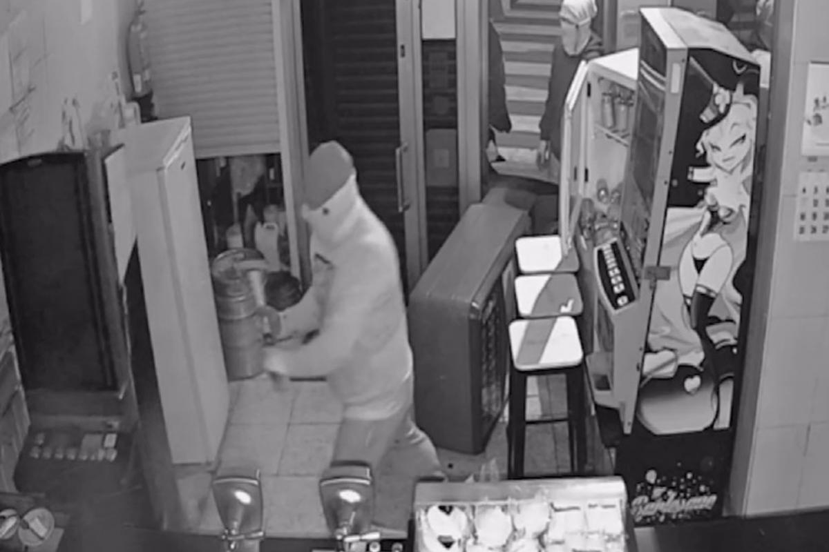 Cae una banda liderada por parientes del Rafita que robaba a mazazos 23 bares y casinos de la región.