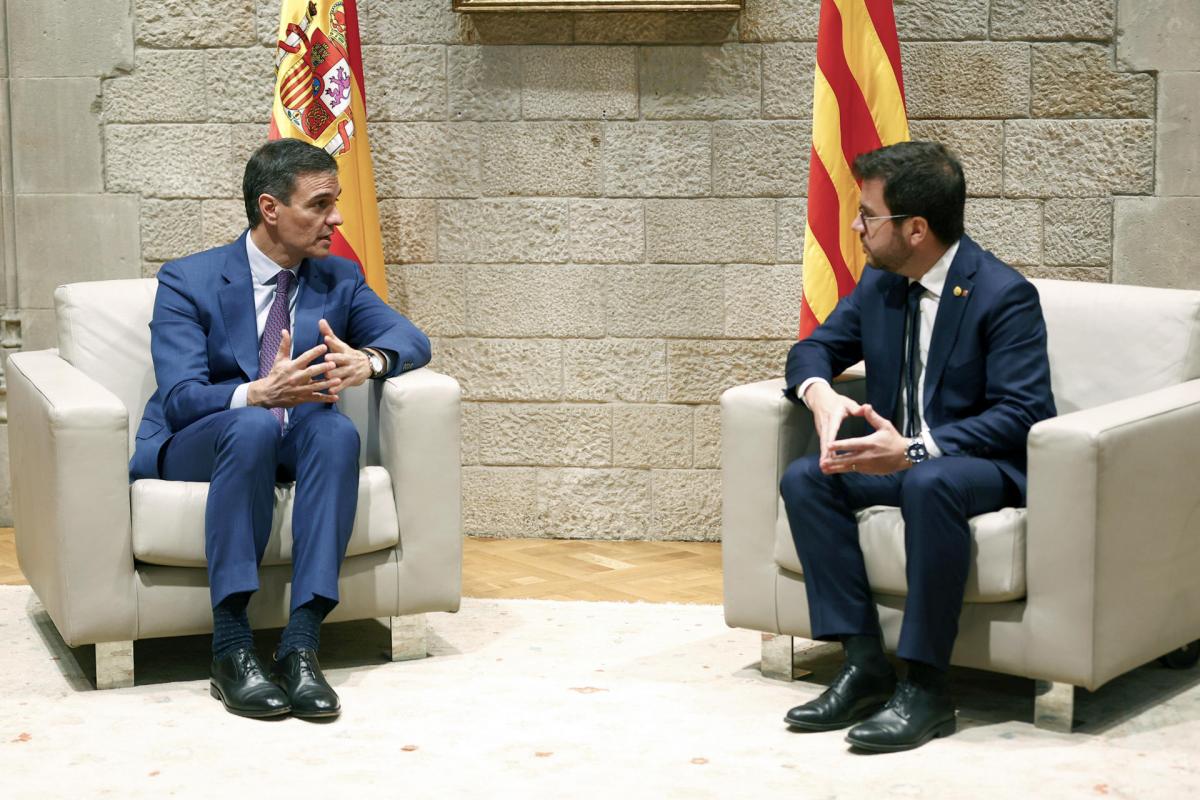 El presidente del Gobierno, Pedro Sánchez, y el presidente de la Generalitat, Pere Aragonès.