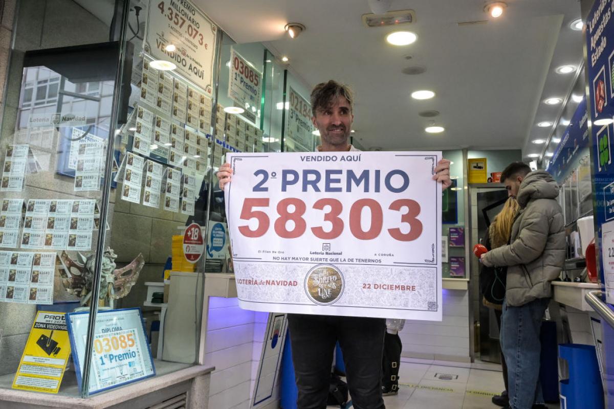 La administración de lotería de A Coruña en la que se vendió el segundo premio de la Lotería de Navidad.
