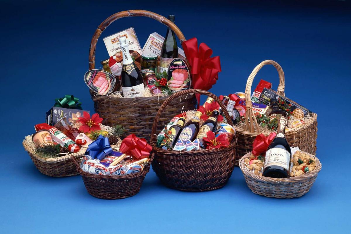 Típica cesta navideña