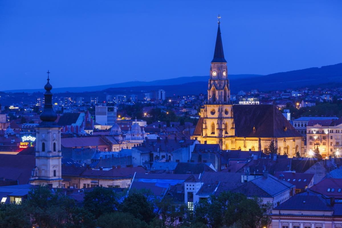 La ciudad de Cluj Napoca en la región de Transilvania, Rumania.