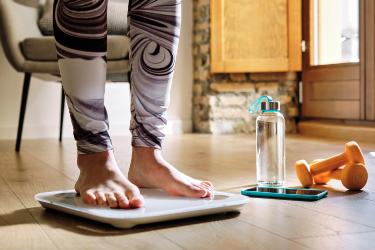 La báscula inteligente top ventas para la cuesta de enero es de Renpho. GETTY IMAGES.